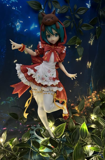 Little red riding hood 🐺🌳🧣 · Mikuzukin - Hatsune Miku als Rotkäppchen Figur