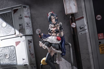 Statue Azur Lane Ulrich von Hutten – Mädchen Trümmer Ver. 1/6 (28 cm) - 1