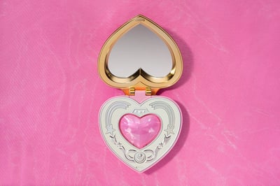 Verwandlungsbrosche Staffel S  Cosmic Heart Compact -Brilliant Color - Proplica - Bandai (2).jpg