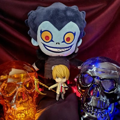 Ryuk is watching you 👀  · Ryuk - Death Note - Plush figure - Barrado