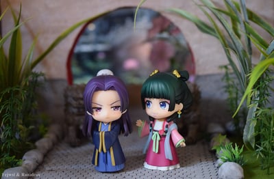 Jinshi & Maomao at the moon gate · Nendoroid 2372 Jinshi - Re-Release