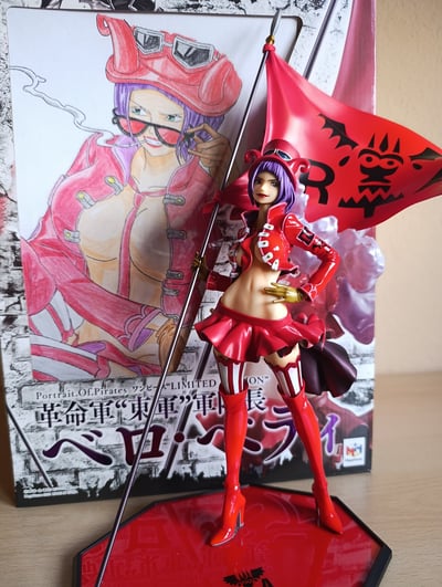 Belo Betty in front of herself  · Belo Betty - P.O.P. Portrait of Pirates Limited Edition - Megahouse