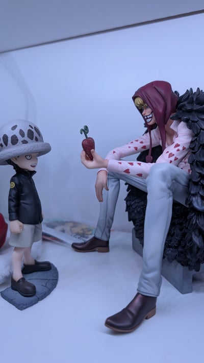 Junger Trafalgar Law & Corazon (Donquixote Rosinante) – P.O.P. Limited Edition Figurenset von Megahouse