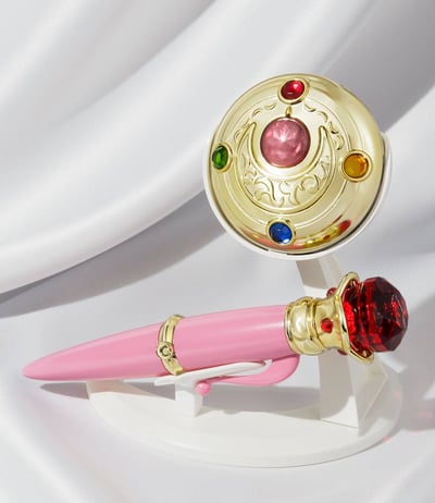 Sailor Moon 1/1 PROPLICA Set – Transformation Brooch & Disguise Pen (Tamashii Web Exclusive) - 1