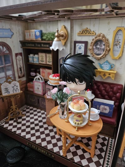 L im Cafee  · Nendoroid 1200 - L (Death Note) Version 2.0 – Re-Release