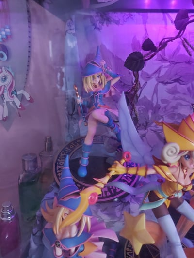 Schwarzes Magiermädchen (Dark Magician Girl) – Max Factory – Neuauflage | 1/7 Statue