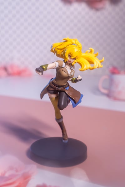 Ice Queendom Yang Xiao Long