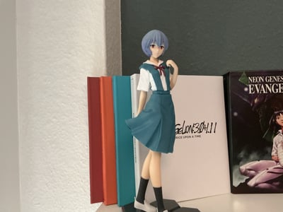 Rei Ayanami vor Evangelion Blu-Rays  · Rei Ayanami - Uniform - High Premium - Sega