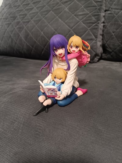 Ai mit ihrer Familie  · Ai, Aqua & Ruby Hoshino - Mother and Children - KD Colle - Kadokawa Figurine PVC