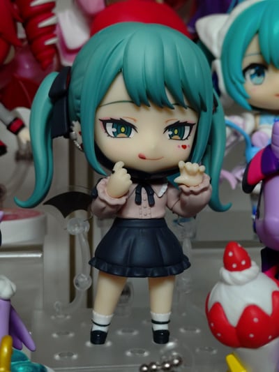 Nendoroid 2239 Hatsune Miku - The Vampire - Re-Release