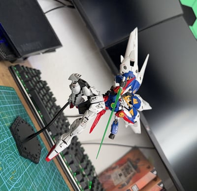 Wing Gundam Zero · Wing Gundam Zero - Mobile Suit Gundam Wing - RG 1/144 - Modelkit - Bandai Spirits