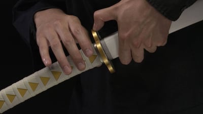 Nichirin Schwert (Zenitsu Agatsuma) - Demon Slayer Kimetsu no Yaiba 11 Proplica - Bandai (9).jpg