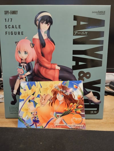 Ich packe die figuren halt erst aus wenn ich endlich meine Vitriene für die süßen habe :) · Anya & Yor Forger PVC Statue – Good Smile Company 1:7 (Spy x Family)