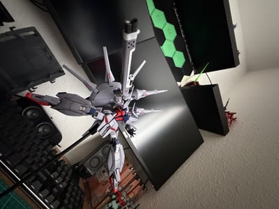 Legend Gundam · Legend Gundam - Mobile Suit Gundam SEED Destiny - HG 1/144 - Bandai Spirits