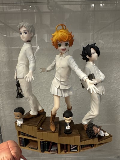 Norman mit Mini-Phil - Aniplex / Wing