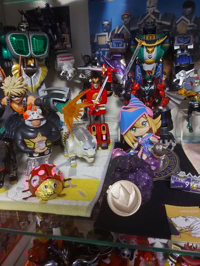 Magier Mädchen bereit mit Megazords die Welt zu retten.