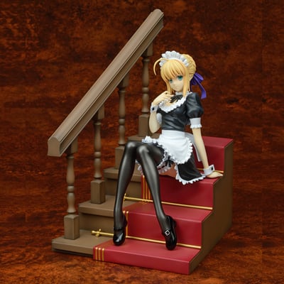 Saber Maid auf der Treppe - 2