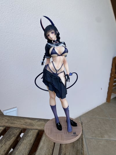 Reina Succubus Class President (Ban) - AniMester