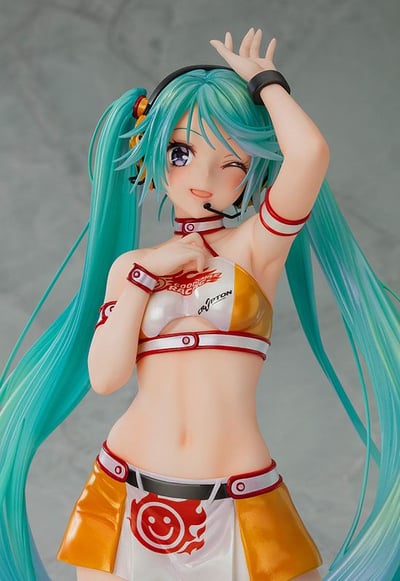 Hatsune Miku - Racing 2010 - Kentaro Yabuki Art - Max Factory (12).jpg