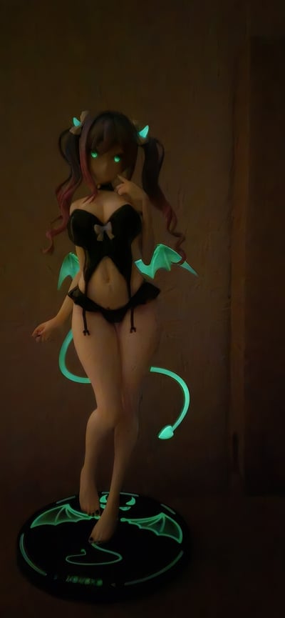 Glowing Succubus Momoko-chan - Momoroser 1/6 Scale Figure