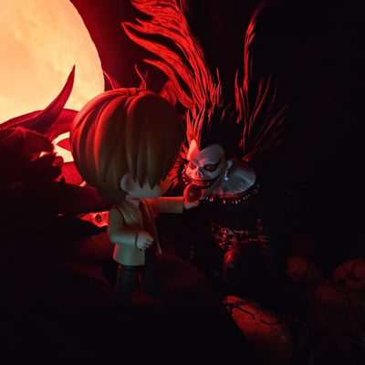 Shinigami Fütterung  · DEATH NOTE - Figurine "Ryuk/ Ryuuk" - AbyStyle Studio