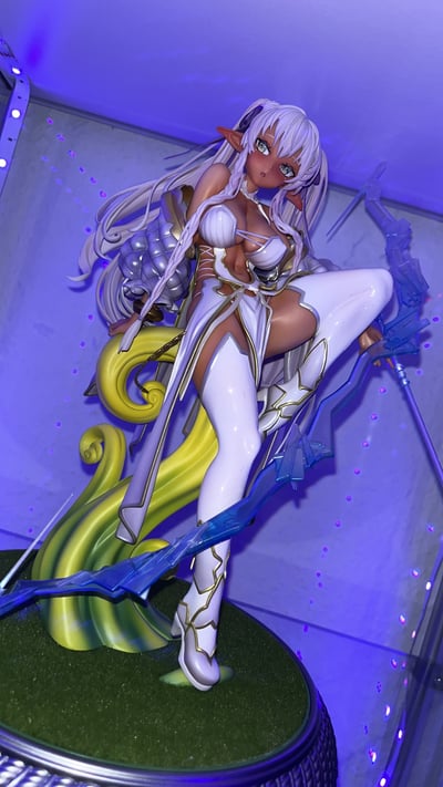 Lyra - Limited Edition - Dark Elf Village Series - Vertex