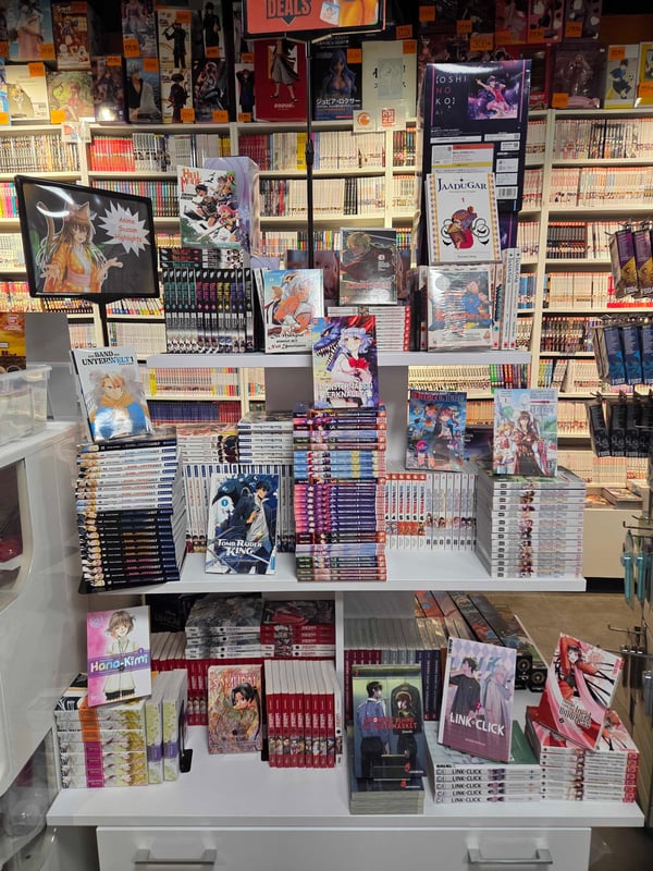 Unser Manga-Tisch zur aktuellen Anime-Season!