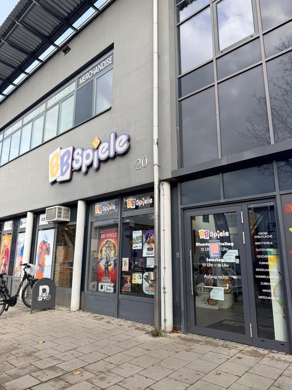 FxK Rosenheim: Die Regale füllen sich