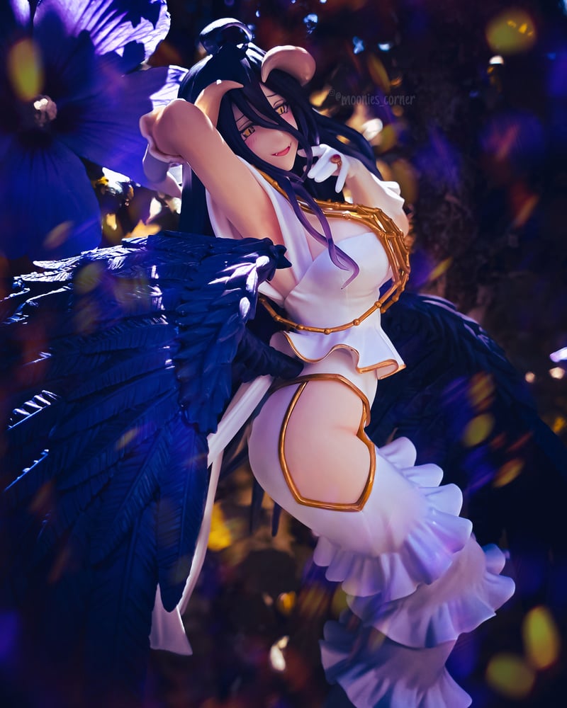 Pure White Devil