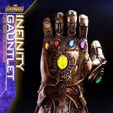 Avengers Infinity War / Endgame - Infinity Gauntlet - Life-Size 1/1 - Hot Toys